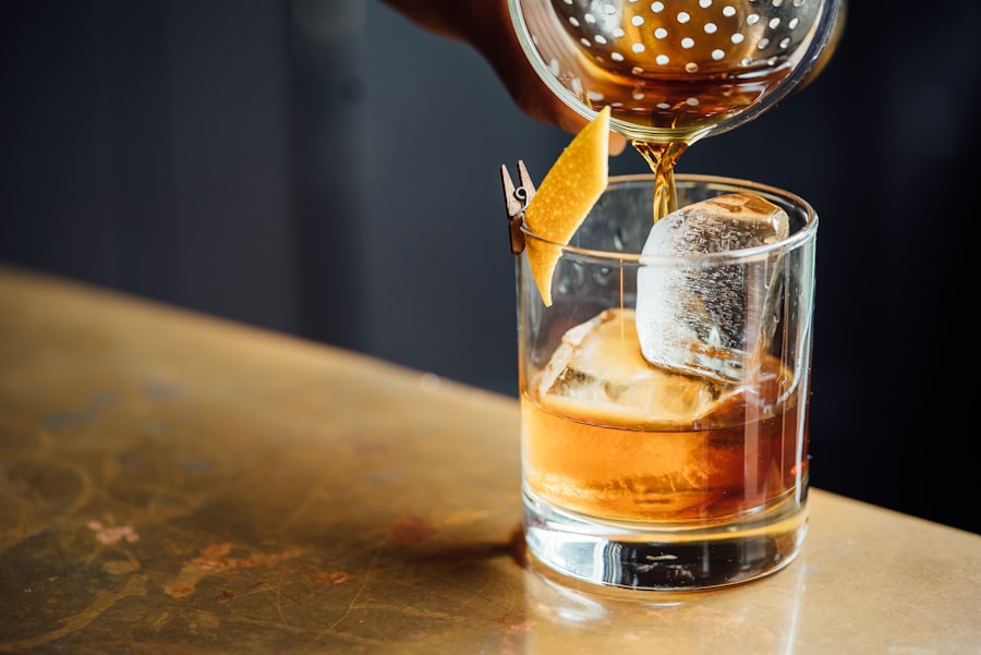 Kieliszki i bar — wieczorny klimat Big Bar